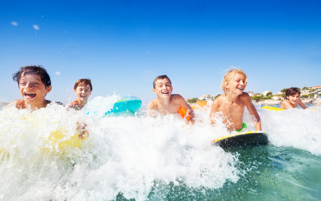 10 Benefits of Enrolling in a Summer Surf Camp - Malibu Makos